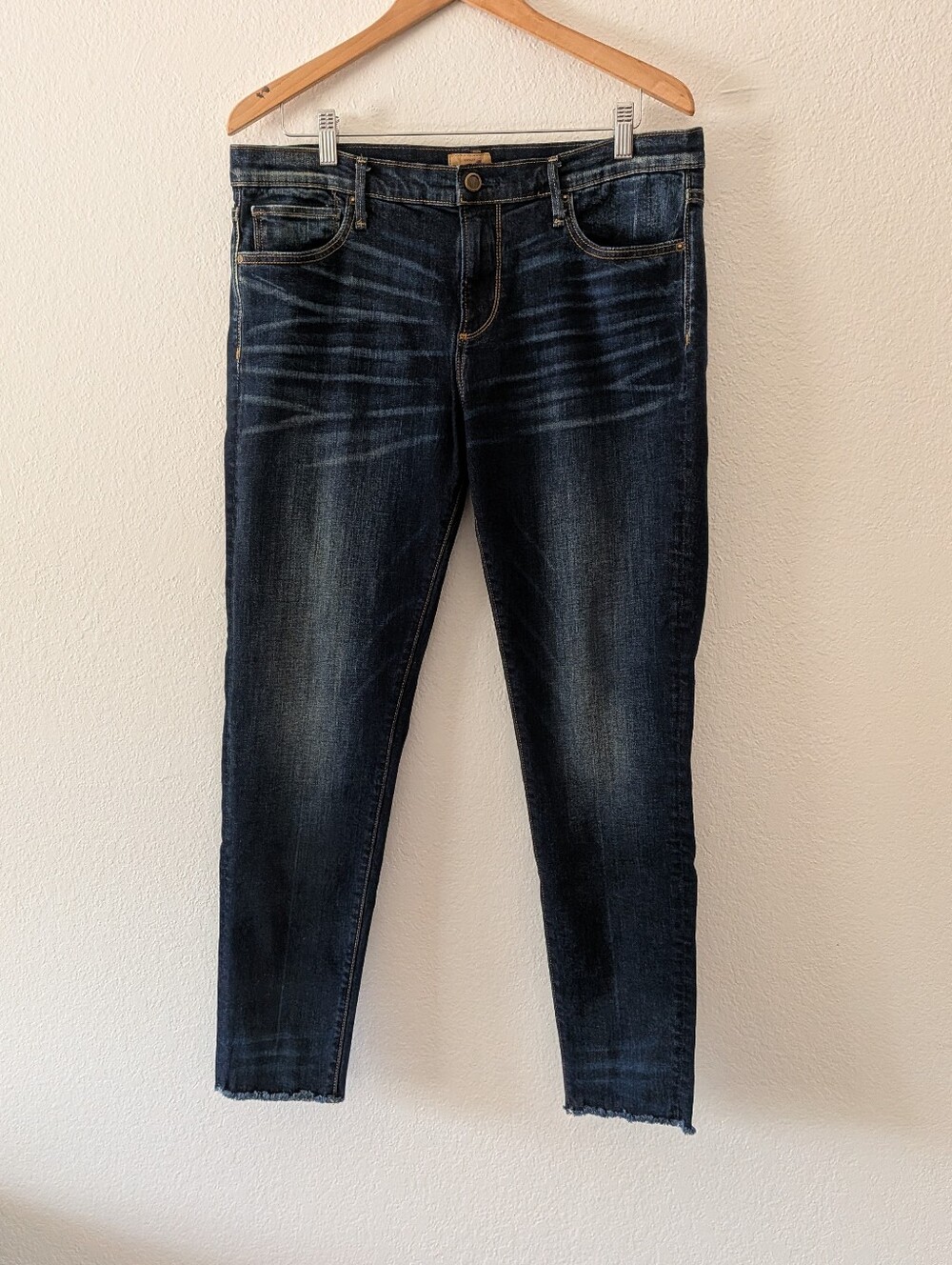 Driftwood Marilyn Raw Hem Denim Jeans Med/Dark Wash Size 32